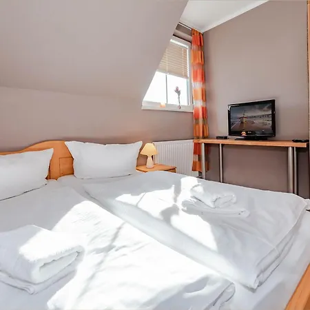 Holiday home Am - 4-raum Haeuser Dhh Golfblick Korswandt
